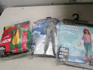 lot 79 image: 3 child costumes ...