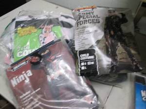 lot 82 image: 3 costumes 1 adult and 2 childs ...