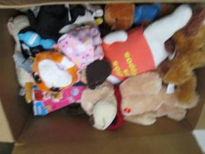lot 95 image: box of stuffed animals ...