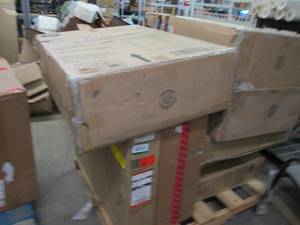 lot 120 image: pallet of medicine cabinets ...