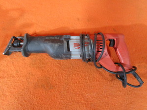 lot 23 image: Milwaukee Sawzall