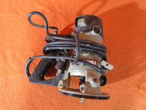 lot 24 image: Porter Cable Router