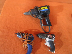 lot 29 image: Wagner Heat Gun & Glue Guns