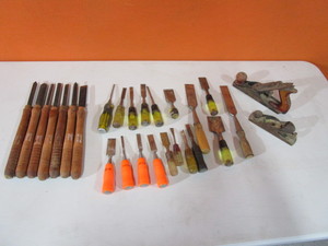 lot 46 image: Wood Chisels, Lathe Tools, Planes