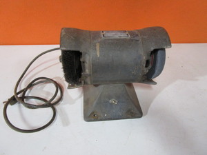 lot 55 image: Bench Grinder