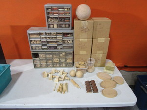 lot 90 image: Woodworking Pieces