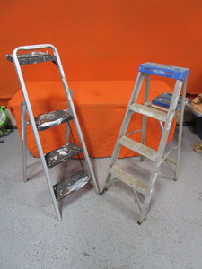 lot 80 image: (2) 4 Alum Step Ladders