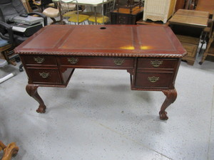 lot 146 image: Claw Footed Desk