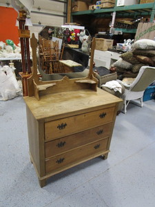 lot 148 image: Vintage Dresser