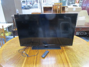 lot 152 image: Sanyo 42 TV