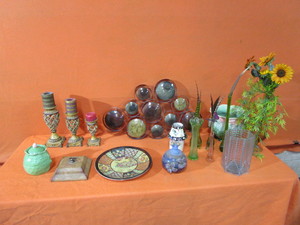 lot 165 image: Home Decor