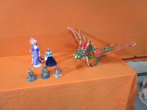 lot 173 image: Dragons & Dolls