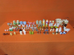 lot 175 image: Salt & Pepper Shakers
