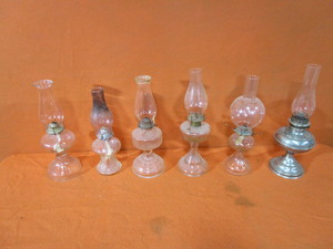 lot 182 image: Vintage Oil Lamps