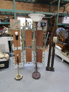 lot 166 image: Floor Lamps, Screen, Giraffe