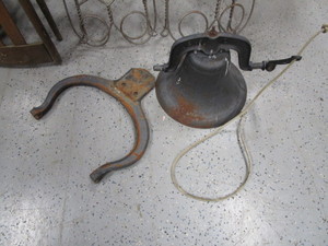 lot 225 image: Bell