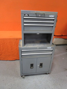 lot 14 image: Tool Box 27x14x53