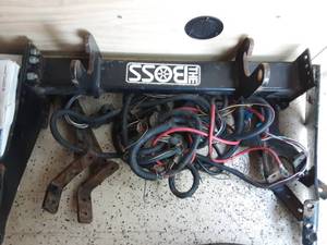lot 1 image: Boss Plow Mount & Wiring. Came Off 2001 Ford F-350