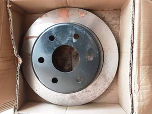 lot 2 image: Pair Of Wagner Brake Rotors For 2004 Chev Silverado SS