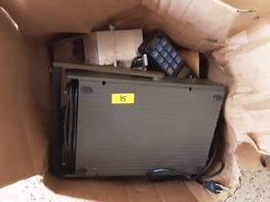 lot 15 image: Electric Testing Tools & Air Brush Paint Supplies