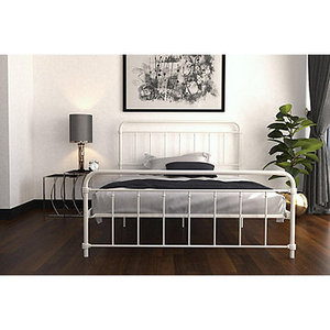lot 18 image: DHP Windsor Metal Bed - Full, White