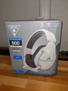 lot 277 image: Turtle Beach Stealth 600 Gen 2 Wireless Gaming Headset for PS4 and PS5  White