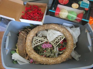 Straw wreathes, wicker, dcor, lan...
