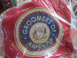 T-shirts, red Groomers of America, ...