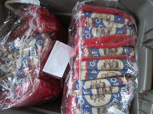 T-shirts, red Groomers of America, ...