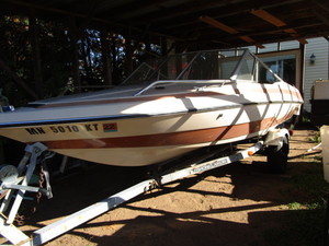Classic 1982 Glastron 16ft fibergla...
