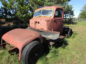 Rat Rod components 1940 Chevy cab,...