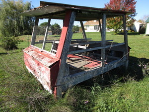 Traveling chicken coop, 104Lx64Wx...