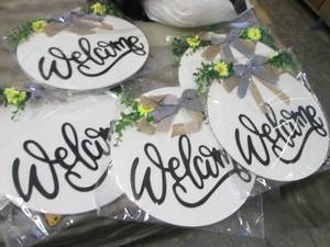 5 Welcome Hangers...
