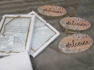 Floating Frames, 3 Welcome Signs...
