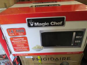 Magic Chef 1.6 cu ft 1000 Watt Micr...
