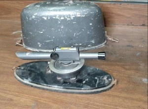 lot 18 image: Vintage Level With Cover...