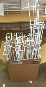 lot 98 image: Retail Display Wire Shelving Sectio...