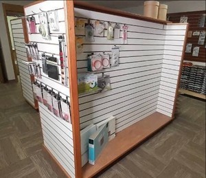 lot 142 image: Double Sided Slatwall Display Shelf...