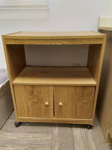 lot 260 image: Storage TV Stand on Wheels 25 x 14...