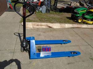 lot 6 image: New AC Delco 4400 lb pallet jack. Trade show display. Tested & works. As shown.