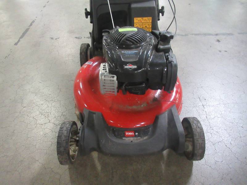lot 52 image: Toro Recycler 21 in. Briggs and Stratton Low Wheel RWD Gas Walk Behind Self Propelled Lawn Mower with Bagger 21352