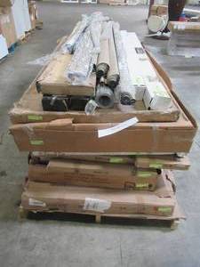 lot 334 image: WHOLESALE MIXED PALLET OF MISCELLANEOUS SHOWER WALLS, GLASS DOORS AND OTHER ITEMS