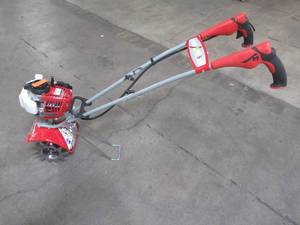 lot 46 image: Mantis 25cc 4-Cycle Plus Gas Mini Tiller 7940 - Wont StartMissing gas cap.