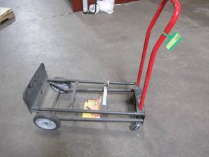 lot 59 image: Milwaukee 300500 lb. Capacity Convertible Hand Truck, 30152.