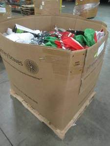 lot 141 image: WHOLESALE MIXED PALLET OF MISCELLANEOUS CHRISTMAS AND HOLIDAY DECORATIONS
