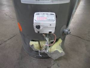 lot 235 image: Rheem Performance 40 gal. Tall 6-Year 36,000 BTU Natural Gas Tank Water Heater XG40T06EC36U1