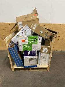 lot 58 image: Crate of Various Lighting