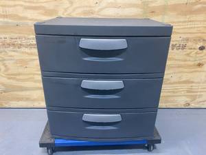 lot 82 image: STERILITE 3 Drawer Plastic Storage Unit