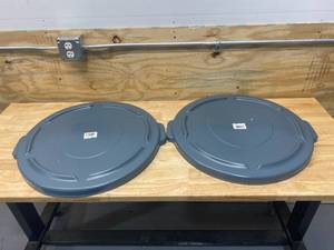 lot 83 image: RUBBERMAID COMMERCIAL PRODUCTS Lot of 2-  22.25 in. Dia Gray Round Flat Top Trash Can Lid, for 32 Gal. Round BRUTE Containers