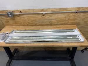 lot 93 image: LITHONIA LIGHTING Fluorescent High Bay Fixture, 120 to 277V, For Bulb Type T5HO